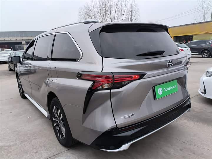 Фото 5 - Toyota Granvia