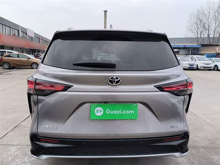 Фото 6 - Toyota Granvia