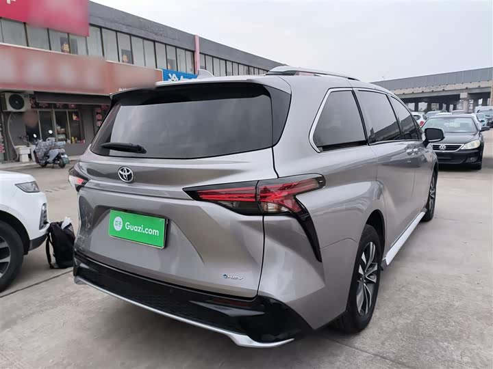 Фото 7 - Toyota Granvia