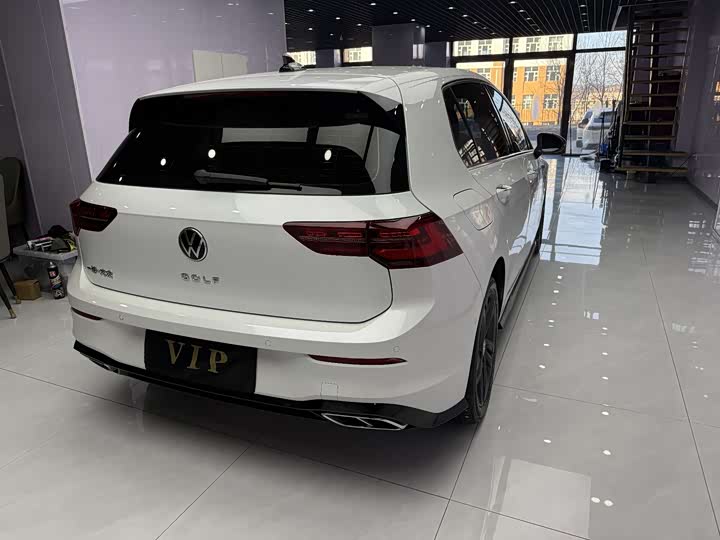 Фото 4 - Volkswagen Golf