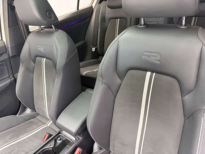 Фото 7 - Volkswagen Golf