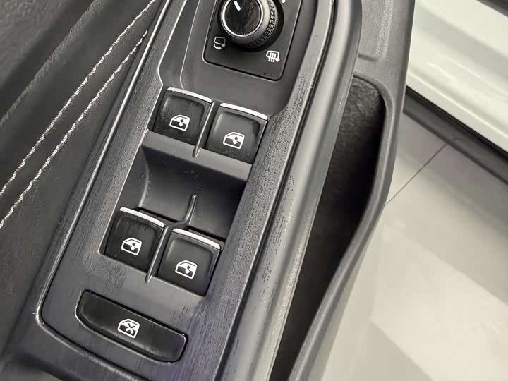 Фото 8 - Volkswagen Golf