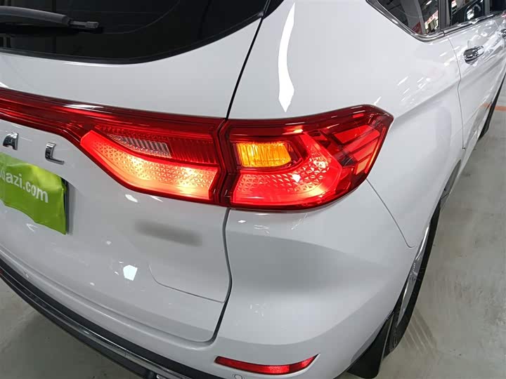 Фото 8 - Haval M6