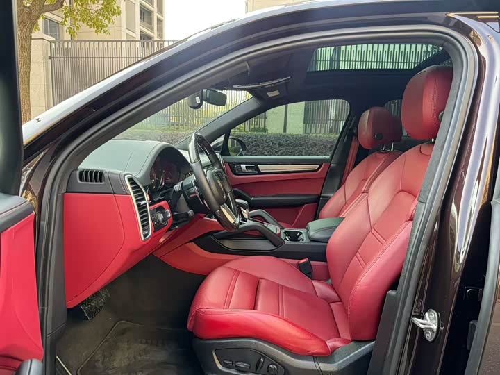 Фото 9 - Porsche Cayenne Hybrid