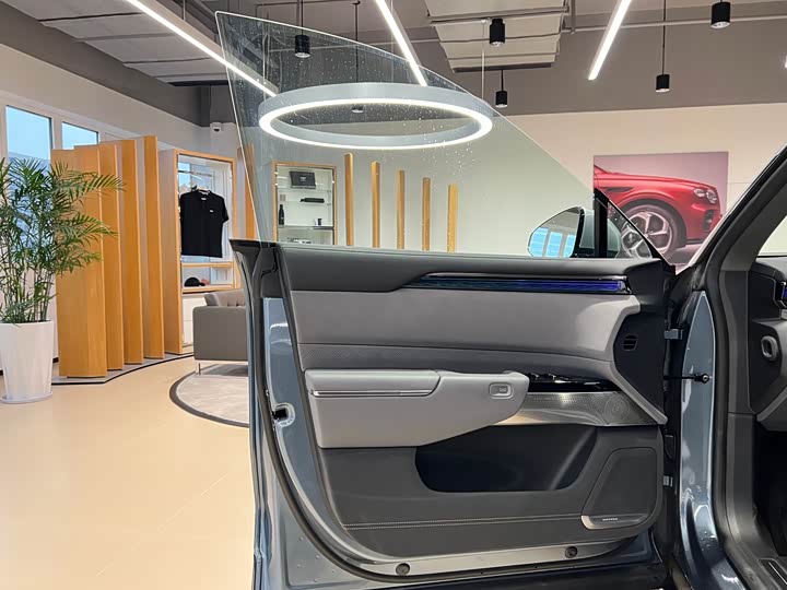 Фото 7 - Zeekr 7X