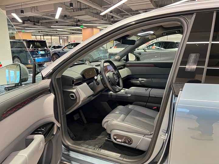 Фото 8 - Zeekr 7X