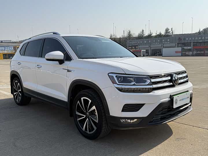 Фото 3 - Volkswagen Tharu