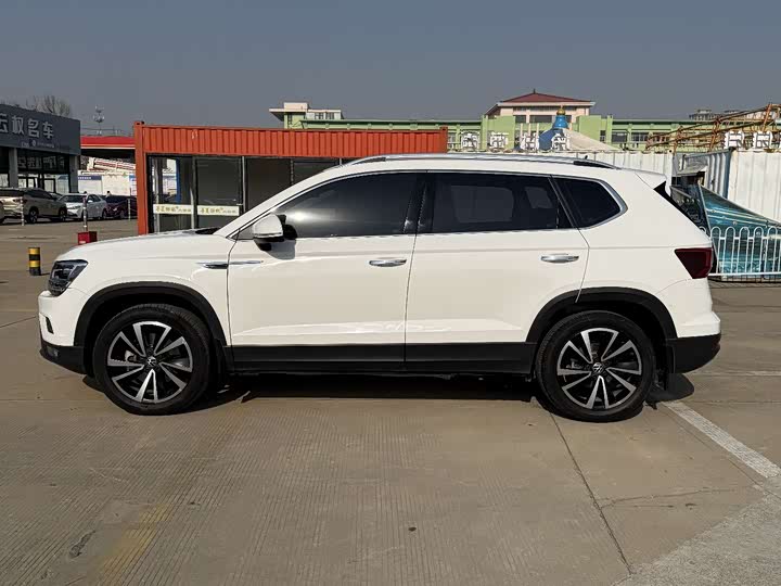 Фото 6 - Volkswagen Tharu