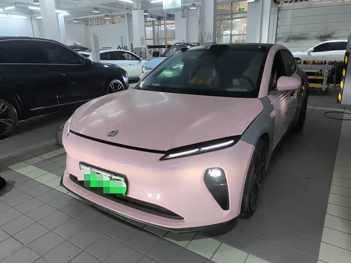 Фото 1 - Nio ET5