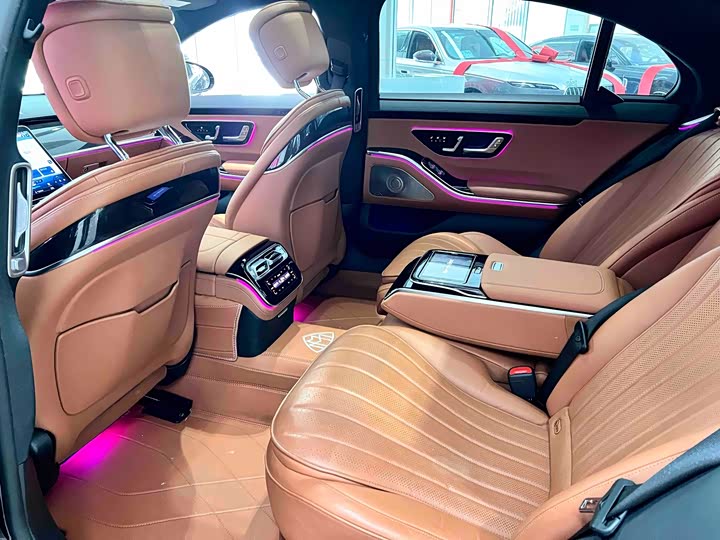 Фото 9 - Mercedes-Benz S-Class