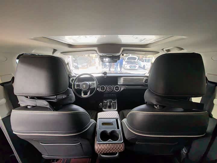 Фото 7 - Tank 300