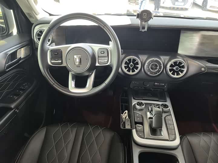 Фото 9 - Tank 300