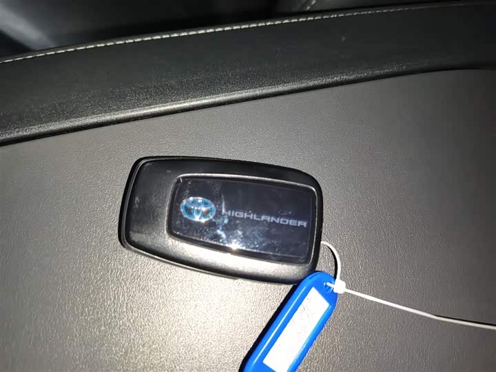 Фото 9 - Toyota Highlander