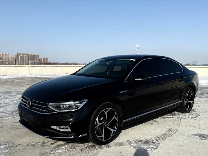 Фото 1 - Volkswagen Magotan