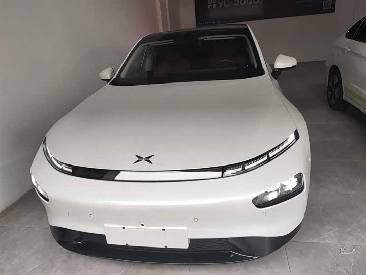 Фото 3 - XPeng P7