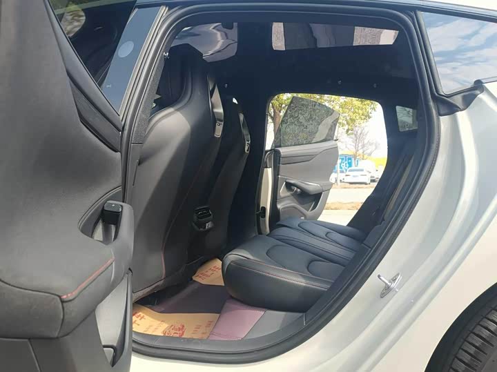 Фото 3 - Xiaomi SU7