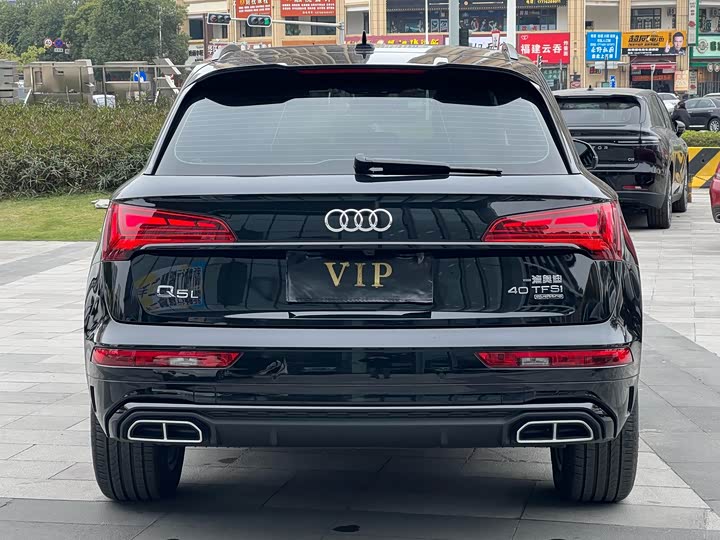 Фото 5 - Audi Q5L