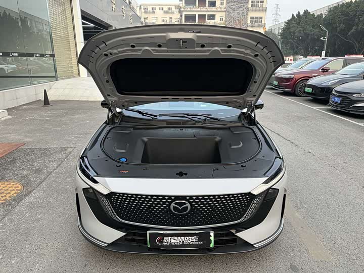 Фото 7 - Mazda EZ-6