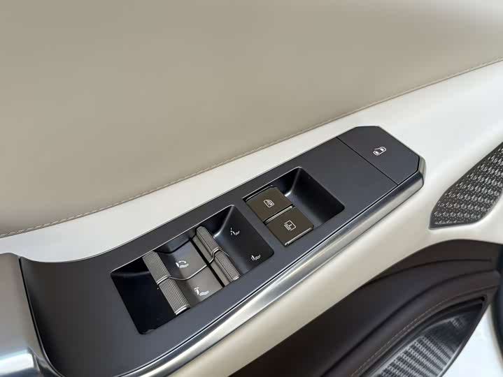 Фото 8 - Denza Z9