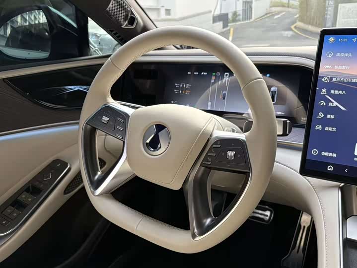 Фото 9 - Denza Z9