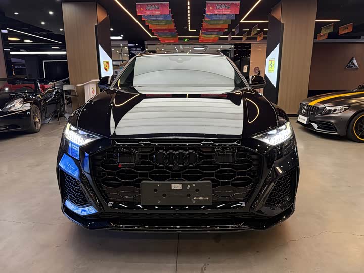 Фото 2 - Audi RS Q8