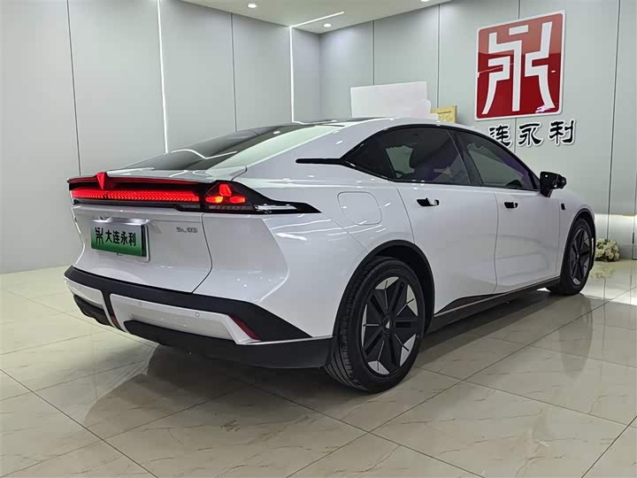 Фото 6 - Changan Deepal SL03