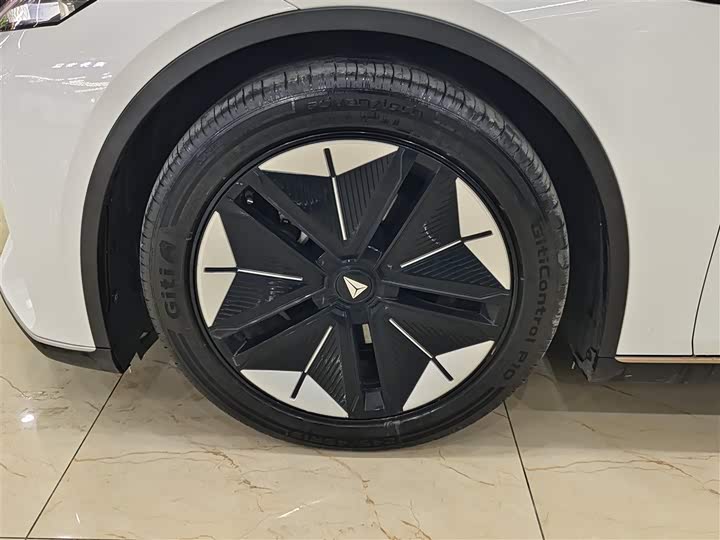 Фото 8 - Changan Deepal SL03