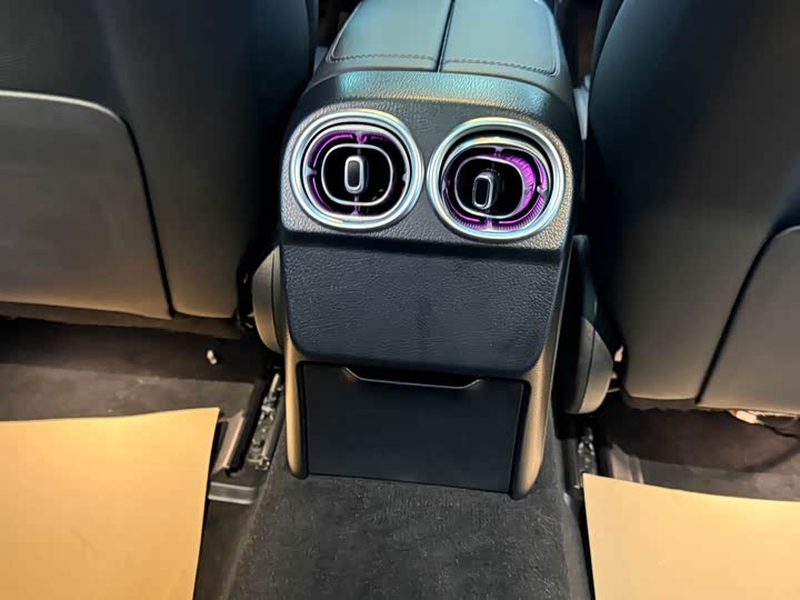 Фото 4 - Mercedes-Benz C-Class