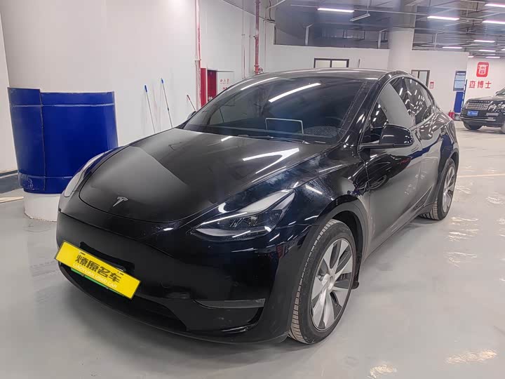 Фото 1 - Tesla Model Y