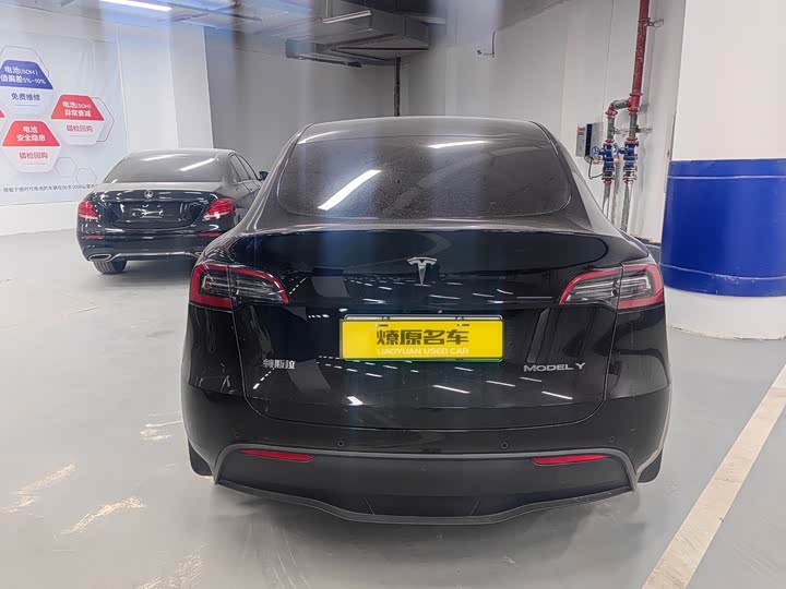 Фото 3 - Tesla Model Y