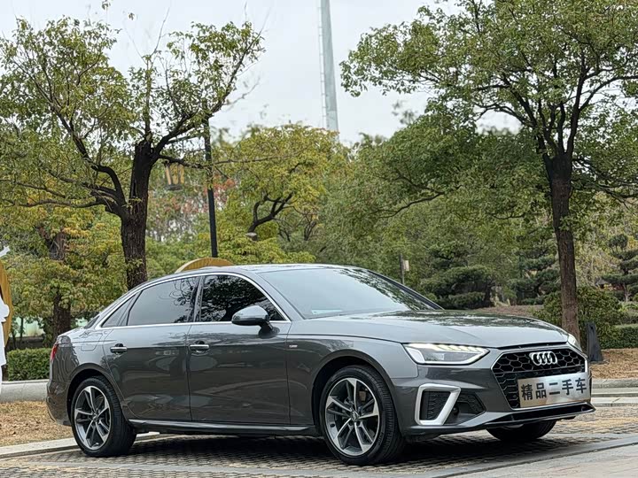 Фото 3 - Audi A4L