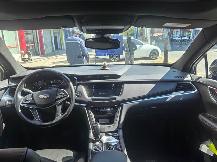 Фото 5 - Cadillac XT5