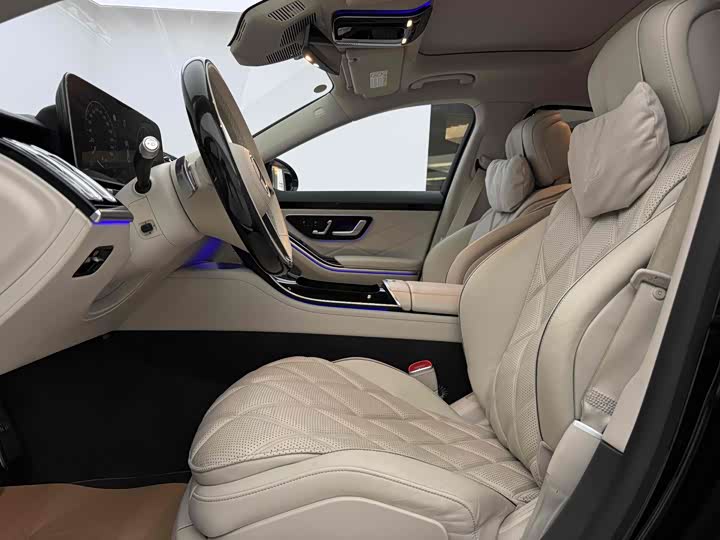 Фото 4 - Mercedes-Benz Maybach S-Class