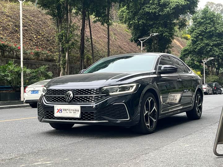 Фото 1 - Volkswagen Passat