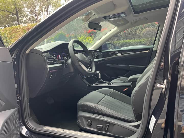 Фото 7 - Volkswagen Passat