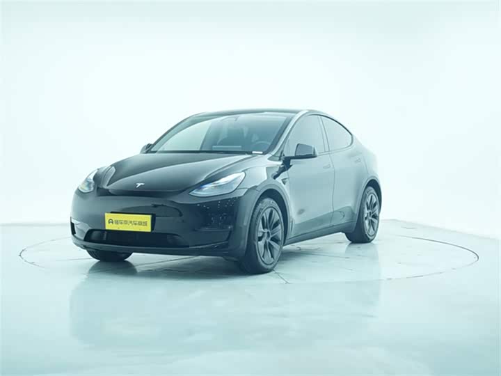 Фото 2 - Tesla Model Y