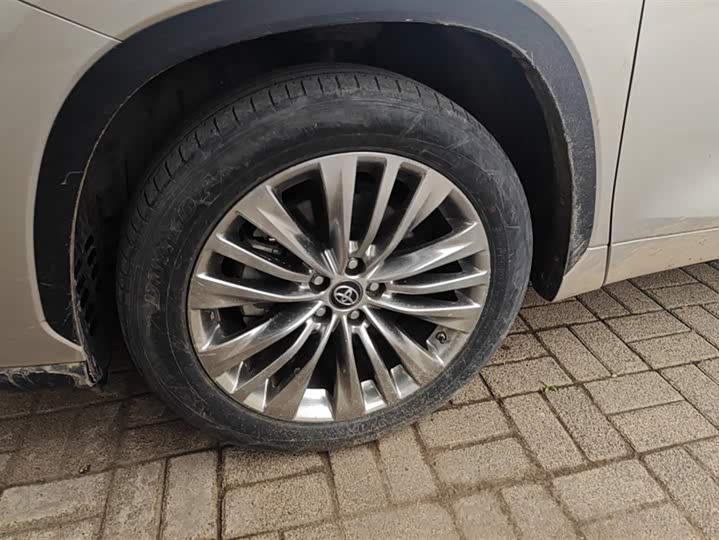 Фото 6 - Toyota Highlander