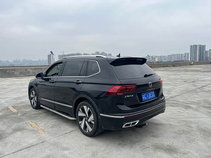 Фото 7 - Volkswagen Tiguan L Pro