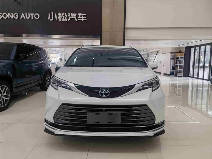 Фото 2 - Toyota Sienna