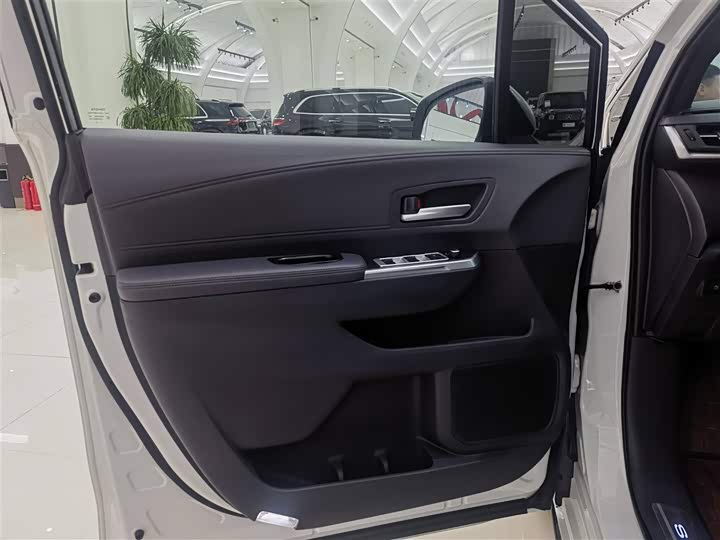 Фото 5 - Toyota Sienna