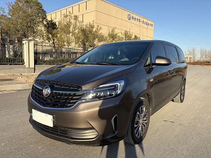 Фото 1 - Buick GL8 ES