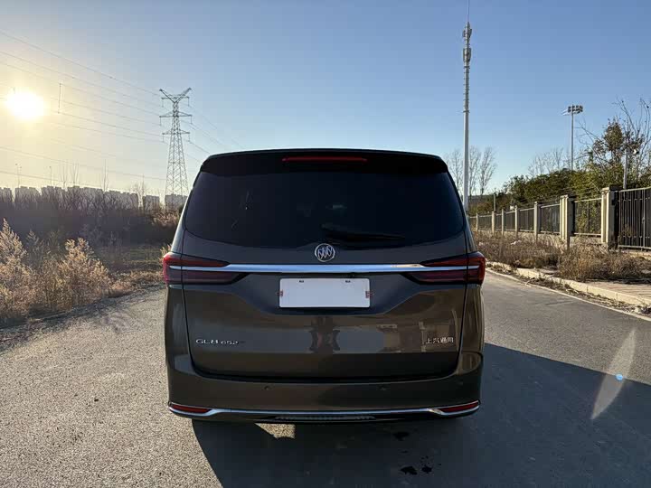 Фото 6 - Buick GL8 ES