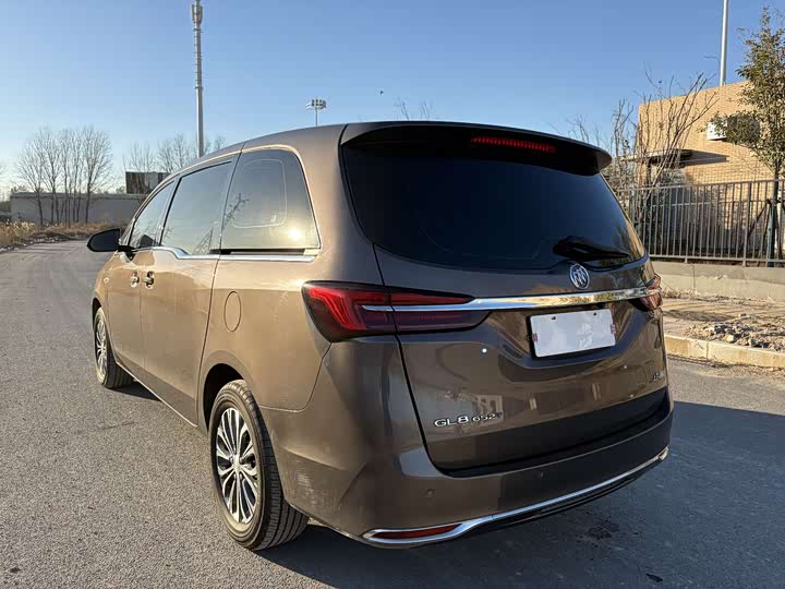 Фото 8 - Buick GL8 ES