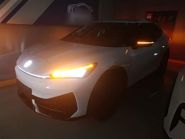 Фото 2 - Volkswagen ID.Unyx