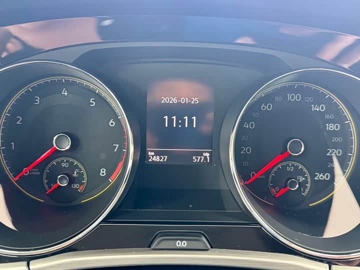 Фото 9 - Volkswagen Touran L