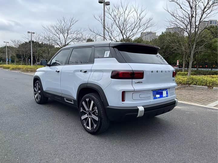 Фото 8 - Geely Icon