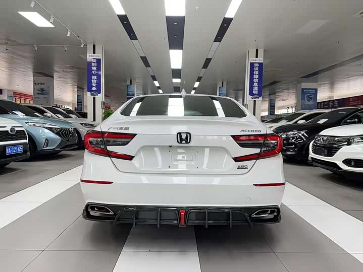 Фото 4 - Honda Accord