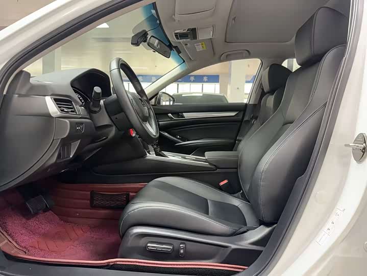 Фото 6 - Honda Accord