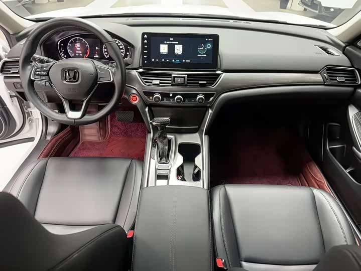 Фото 8 - Honda Accord