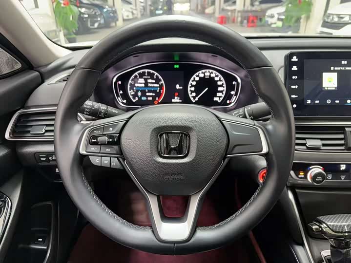 Фото 9 - Honda Accord